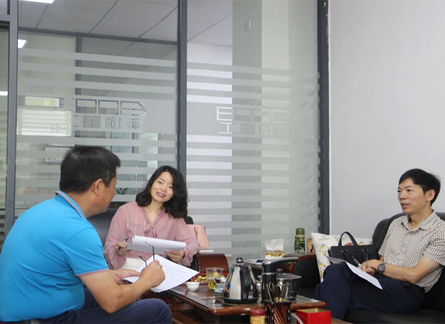 市工商聯(lián)領(lǐng)導(dǎo)到公司走訪調(diào)研并指導(dǎo)黨支部黨建、落實(shí)“不忘初心、 牢記使命”主題教育工作